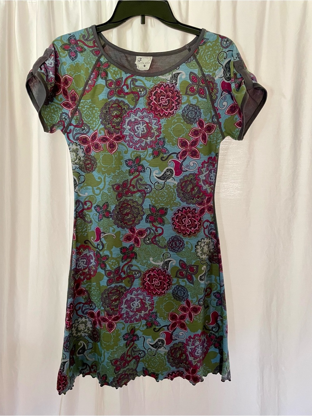 Title Nine Athena Dress Multicolor Paisley Crewneck Tee - Blue, Pink, Green XS